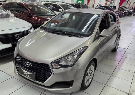 HYUNDAI HB20 1.6 COMFORT PLUS 16V FLEX 4P AUTOMÁTICO HYUNDAI HB20 1.6 COMFORT PLUS 16V FLEX 4P AUTOMÁTICO